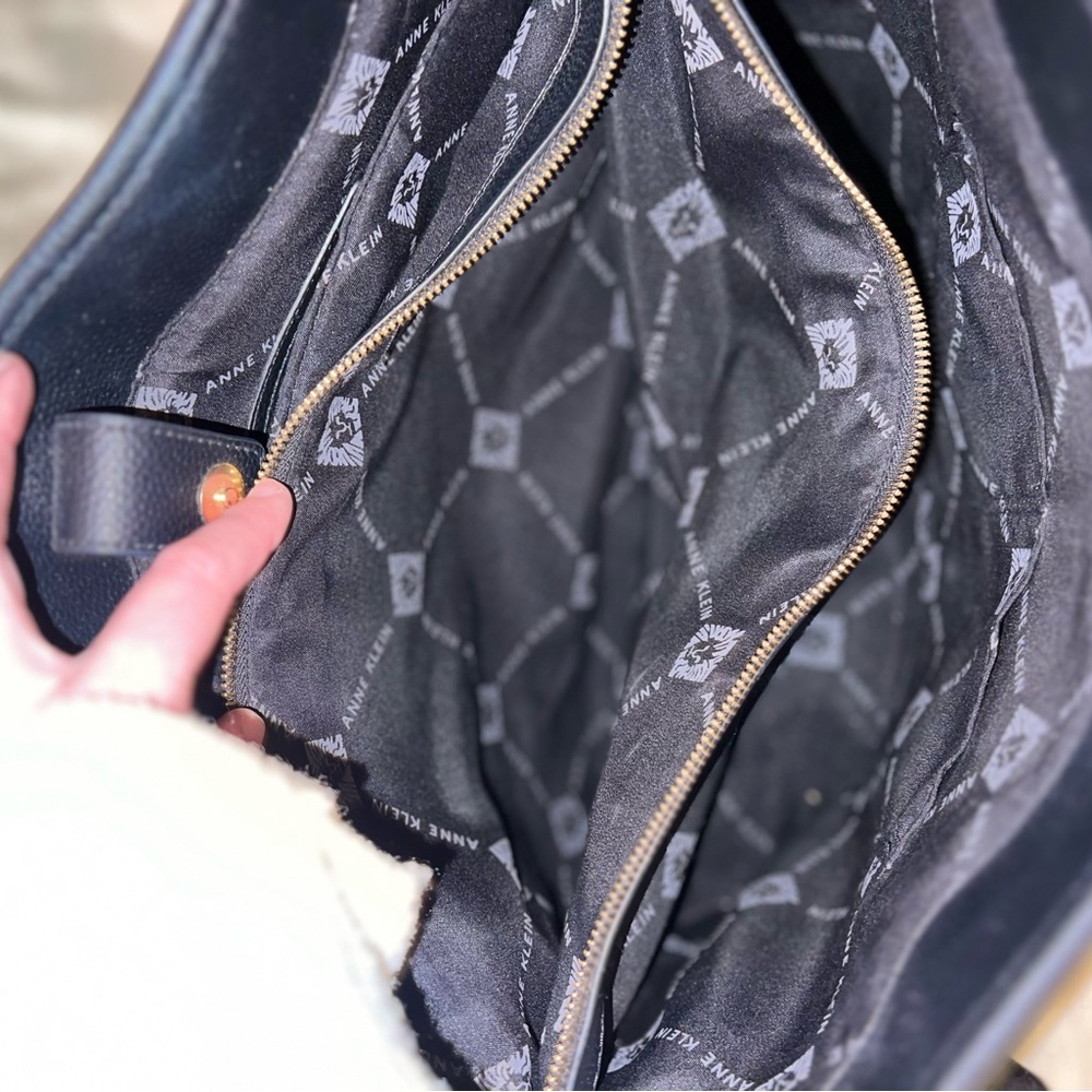 Black Pebbled Leather Tote Bag with Gold Hardware - Picture 8 of 8